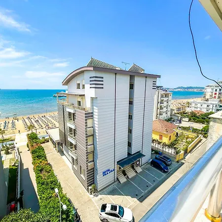 Golden Horizon Haven H08 شقة