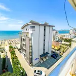 Golden Horizon Haven H08 شقة