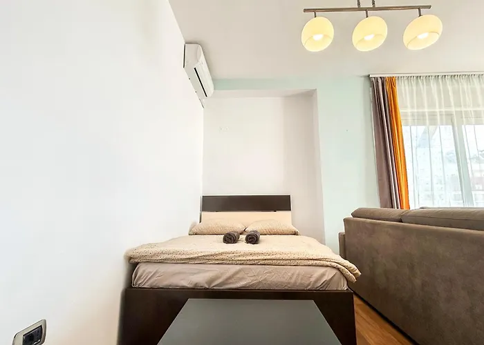 Golden Horizon Haven H08